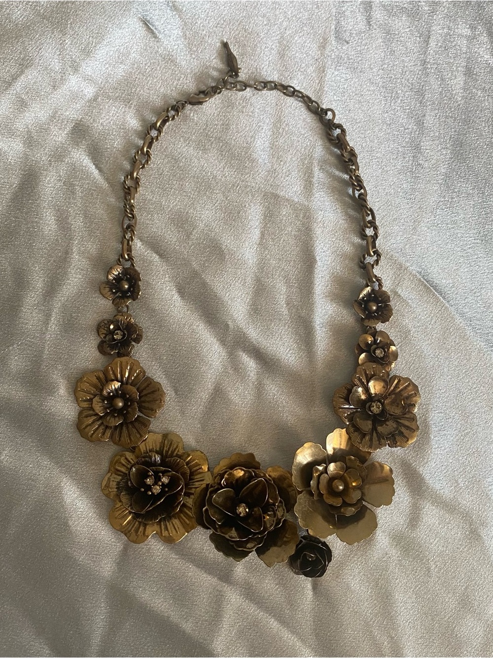 Chloe+Isabel Fairy gold tone floral appliqué statement necklace